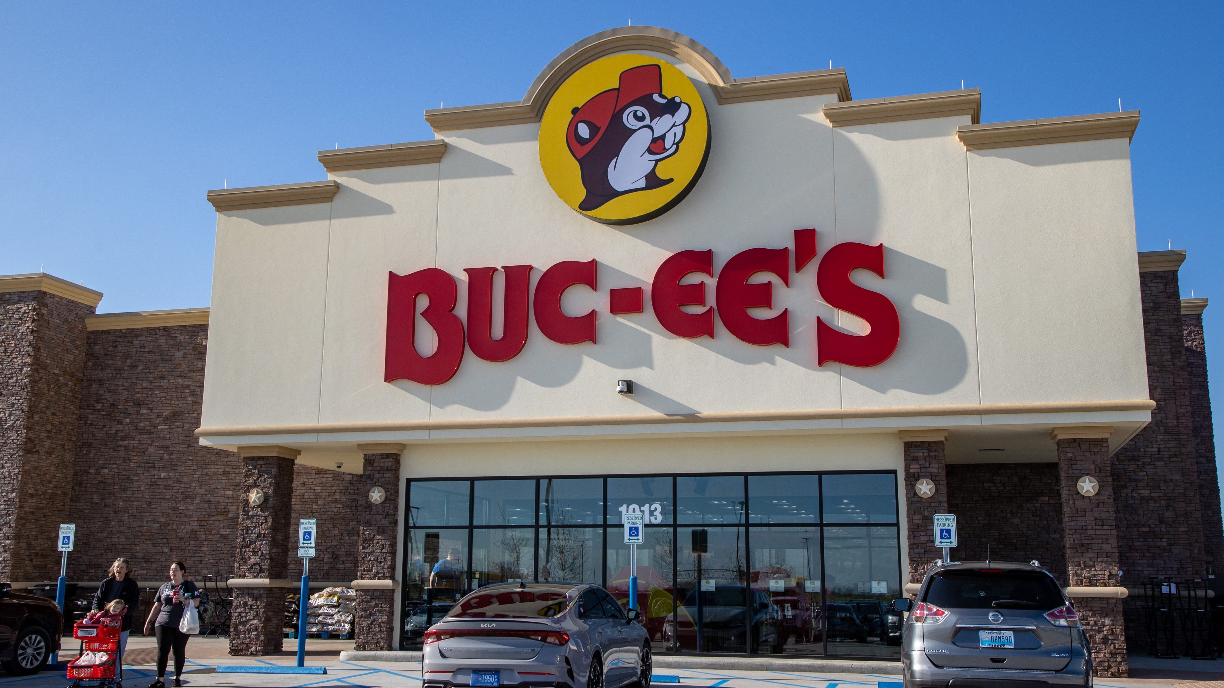 Texas Wants to Know: How Buc-ee's built an empire on clean toilets and beaver nuggets