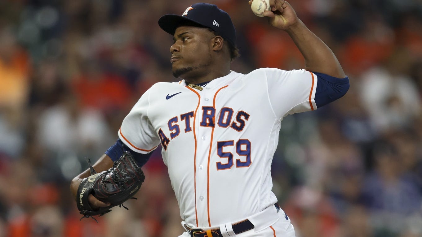 Astros' Valdez finding success with his new cutter