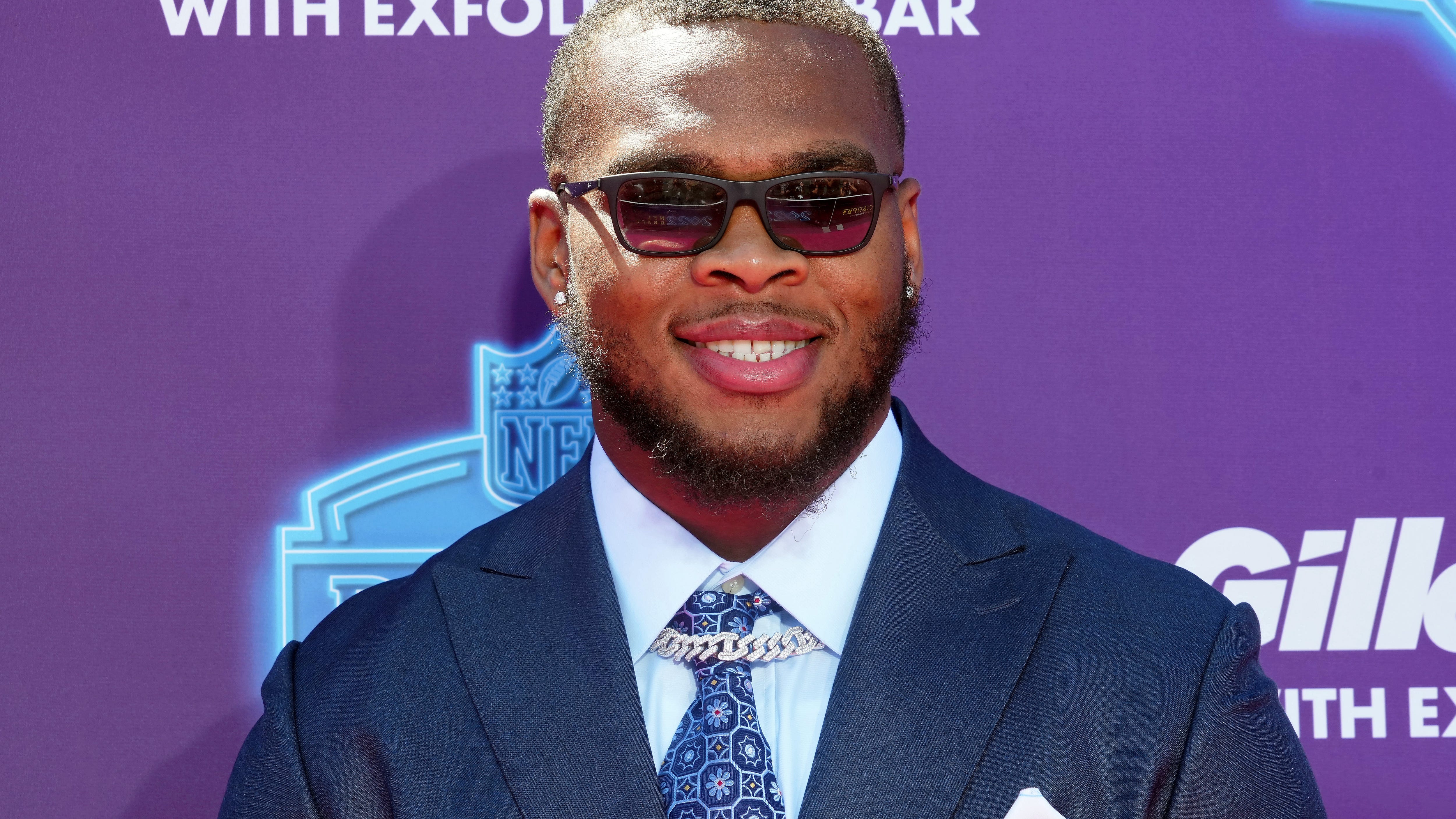Versatile Evan Neal ready for whatever Giants throw his way