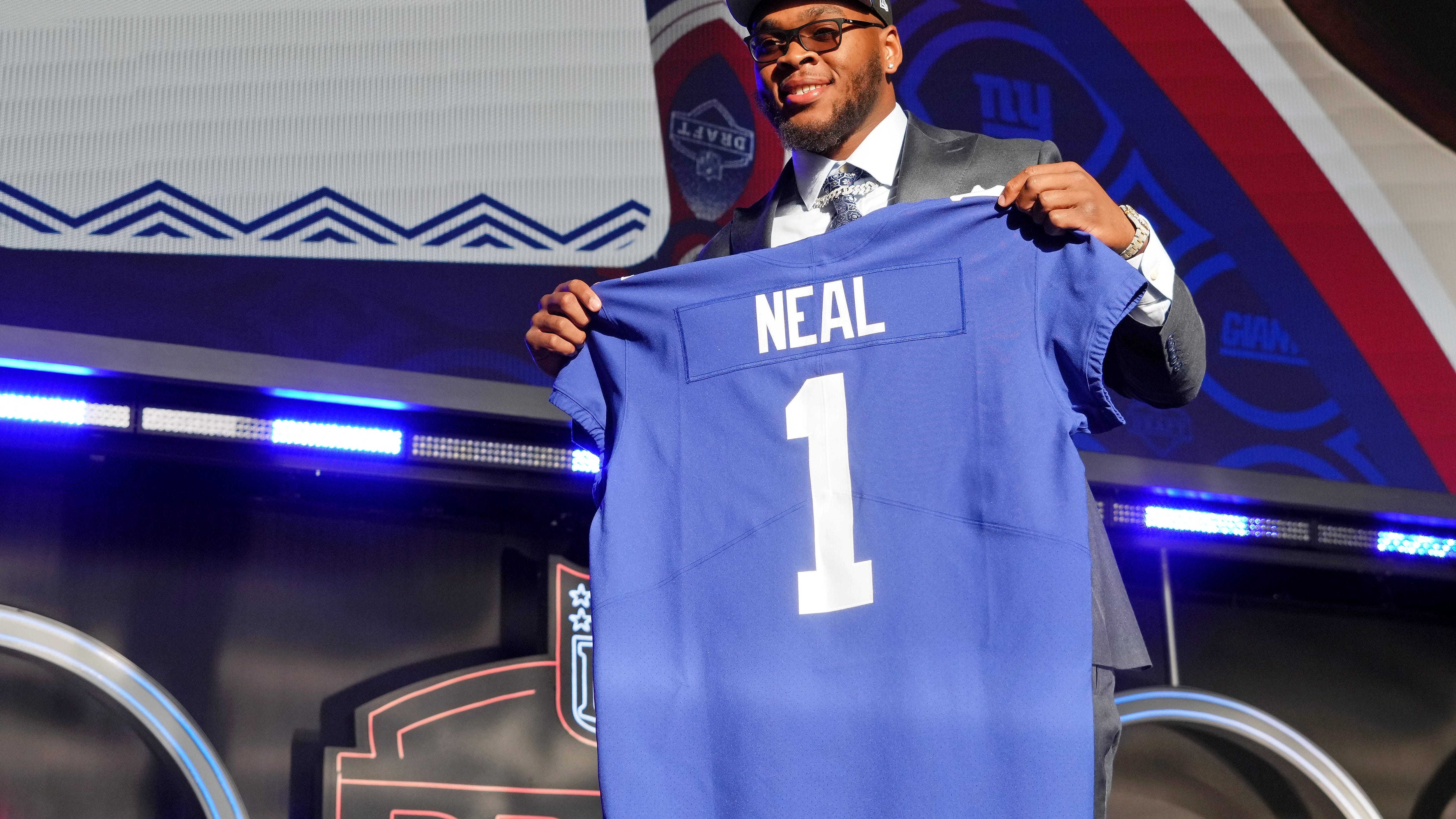 Giants excited about adding versatile Evan Neal to revamped offensive line