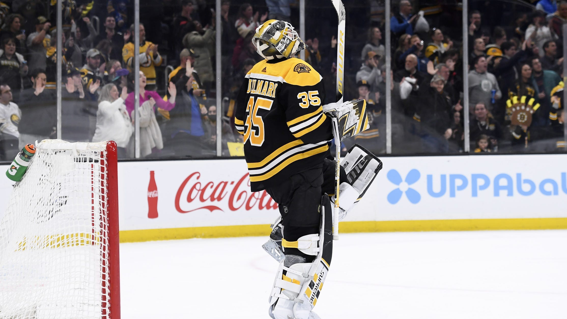 Bruins-Hurricanes Game 1 lineup news: Linus Ullmark in, Frederik Andersen out
