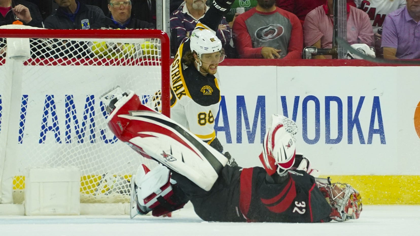Hurricanes coach Rod Brind’Amour appears to accuse David Pastrnak of intentionally targeting goalie