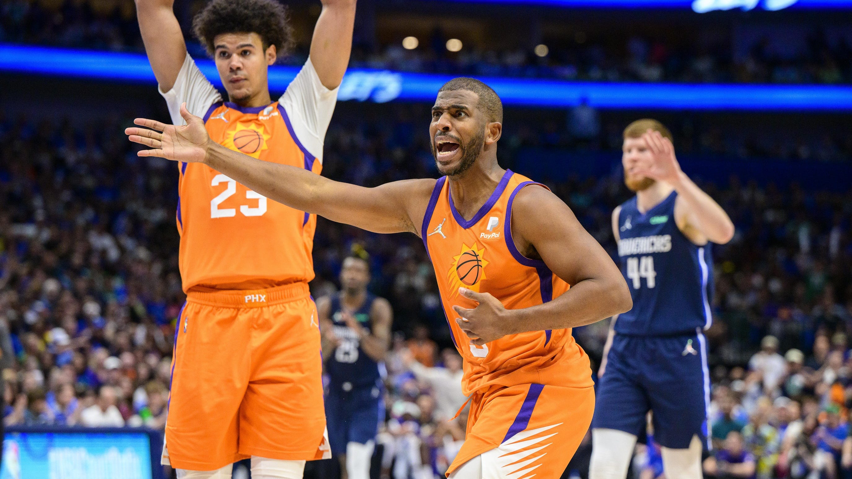 Mavs eject fan after incident with Chris Paul's family