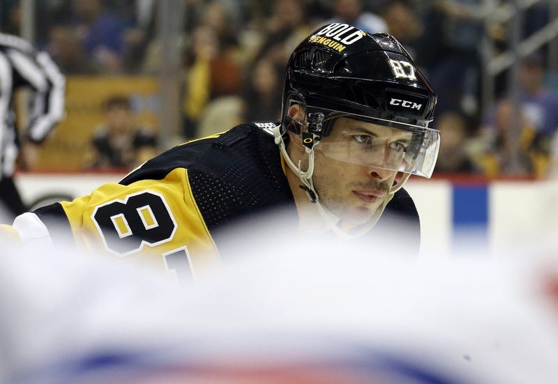 Pittsburgh Penguins center Sidney Crosby (87) prepares to take a face-off against the New York Rangers