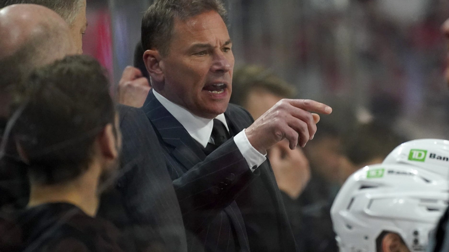 Why are the Bruins letting Bruce Cassidy twist in the wind?