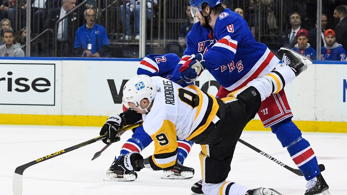 Crosby leaves game in Pens loss, ‘being evaluated’