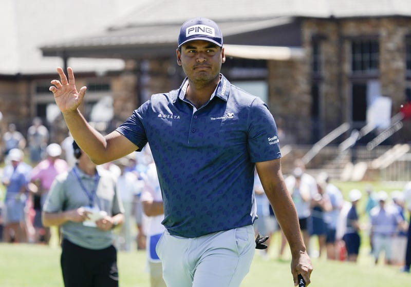 Sebastian Munoz leads by four after Round One of the AT&T Byron Nelson