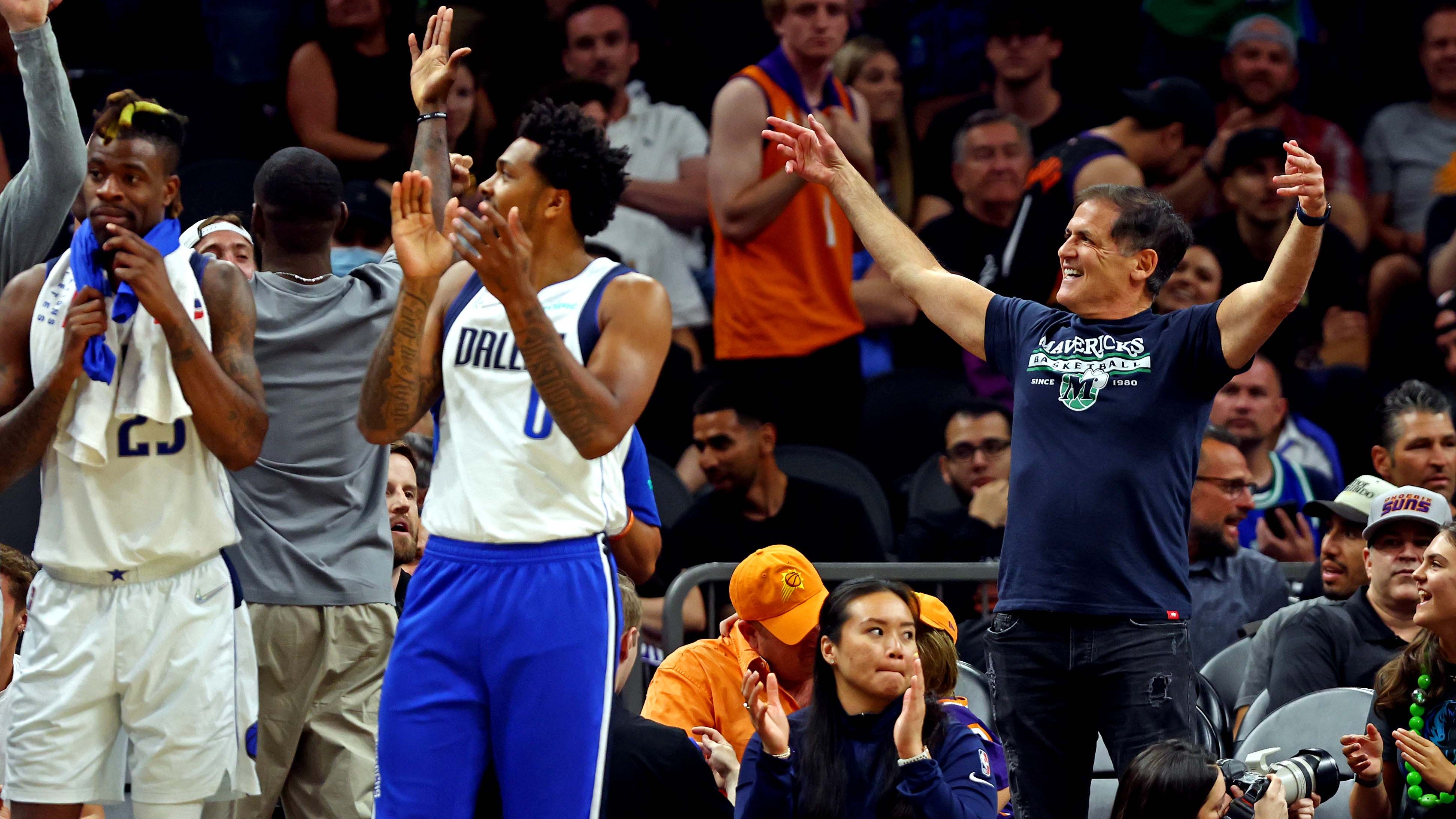 Watch: Mavericks mock 'Suns in four' after Game 7 blowout