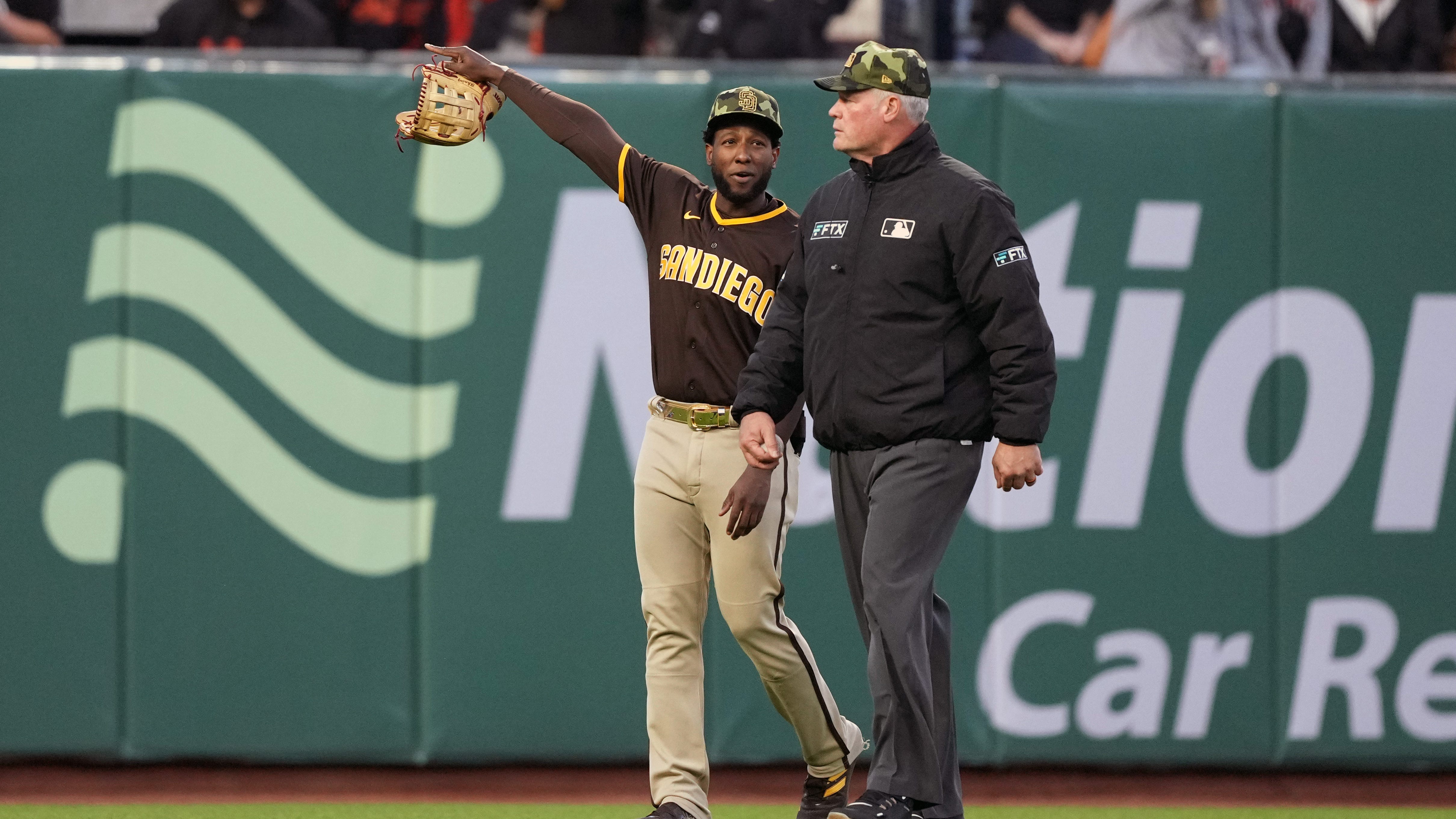 Jurickson Profar rips Giants fans after balls, cans thrown from stands: 'Worst in the league'