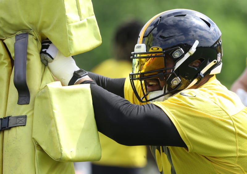 Pittsburgh Steelers defensive end Cameron Heyward (97) participates in organized team activities at UPMC Rooney Sports Complex.