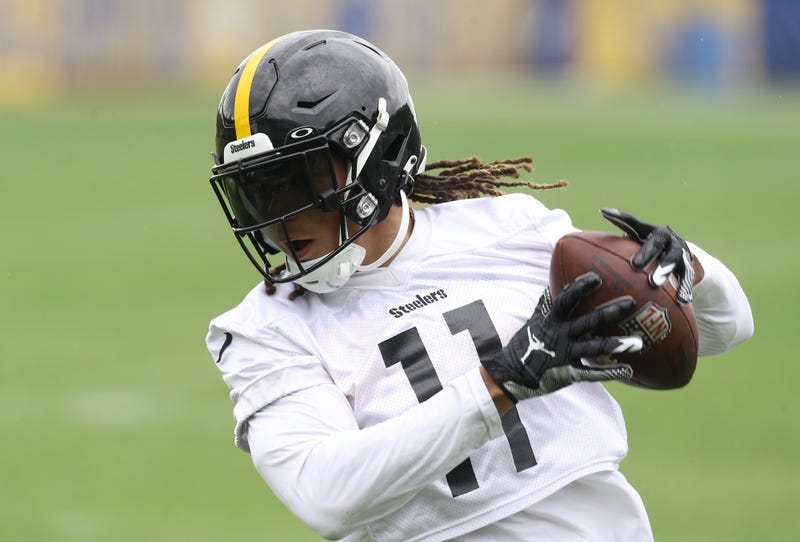 Steelers wide receiver Chase Claypool (11) participates in organized team activities at UPMC Rooney Sports Complex.