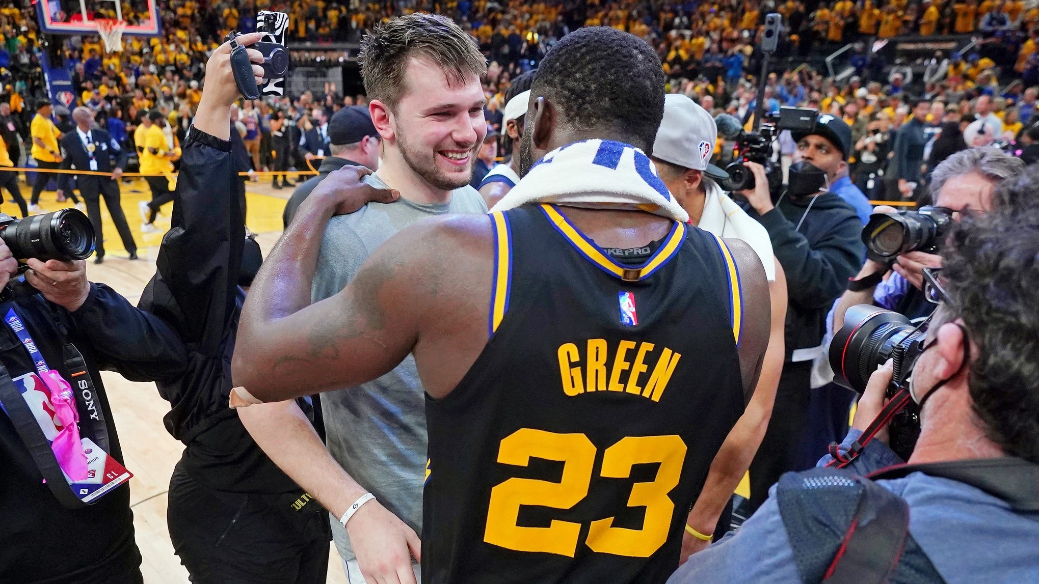 Do the Mavs dare to make Draymond Green an offer?