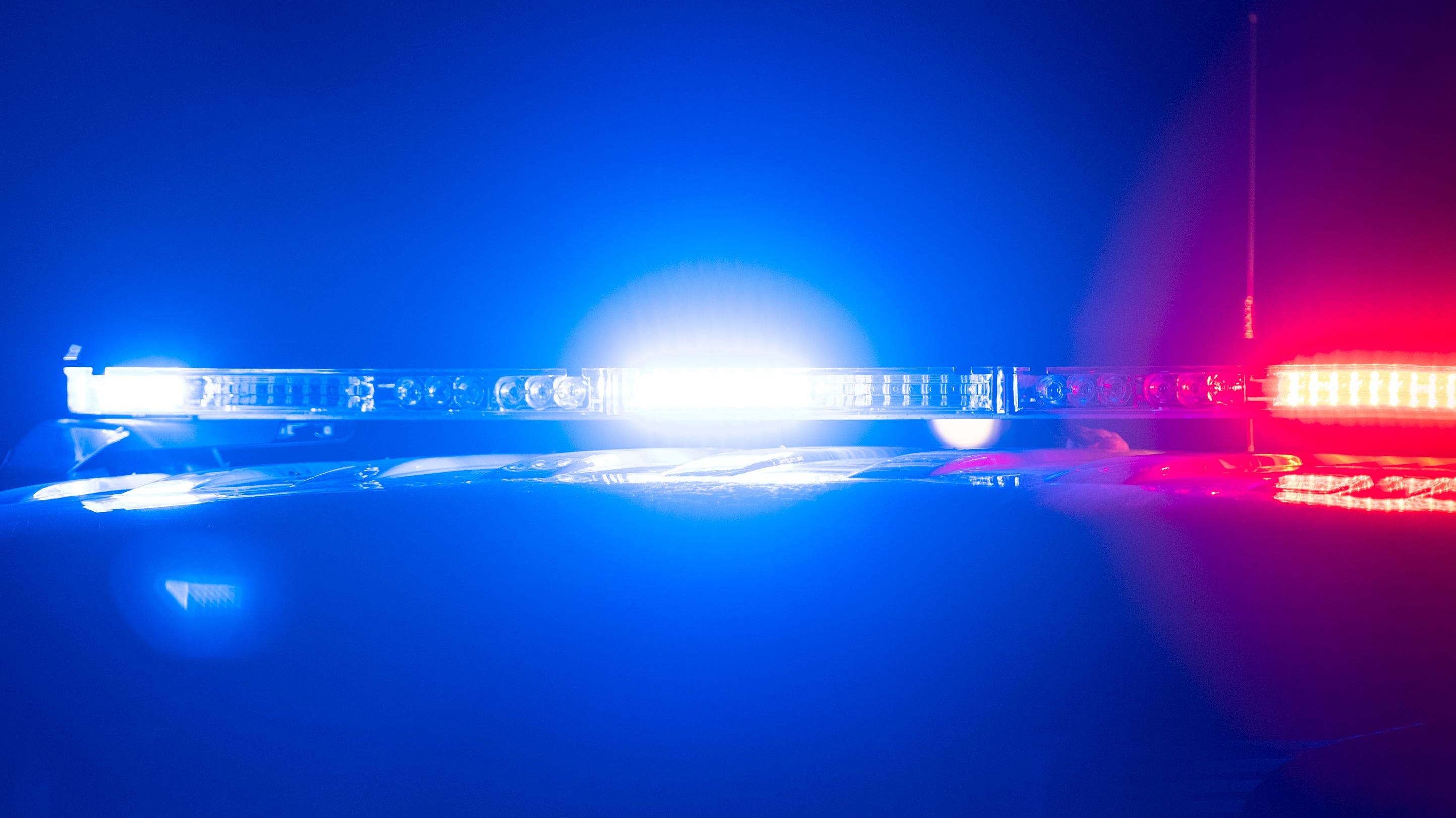Three-car crash on Brooklyn highway kills teenager