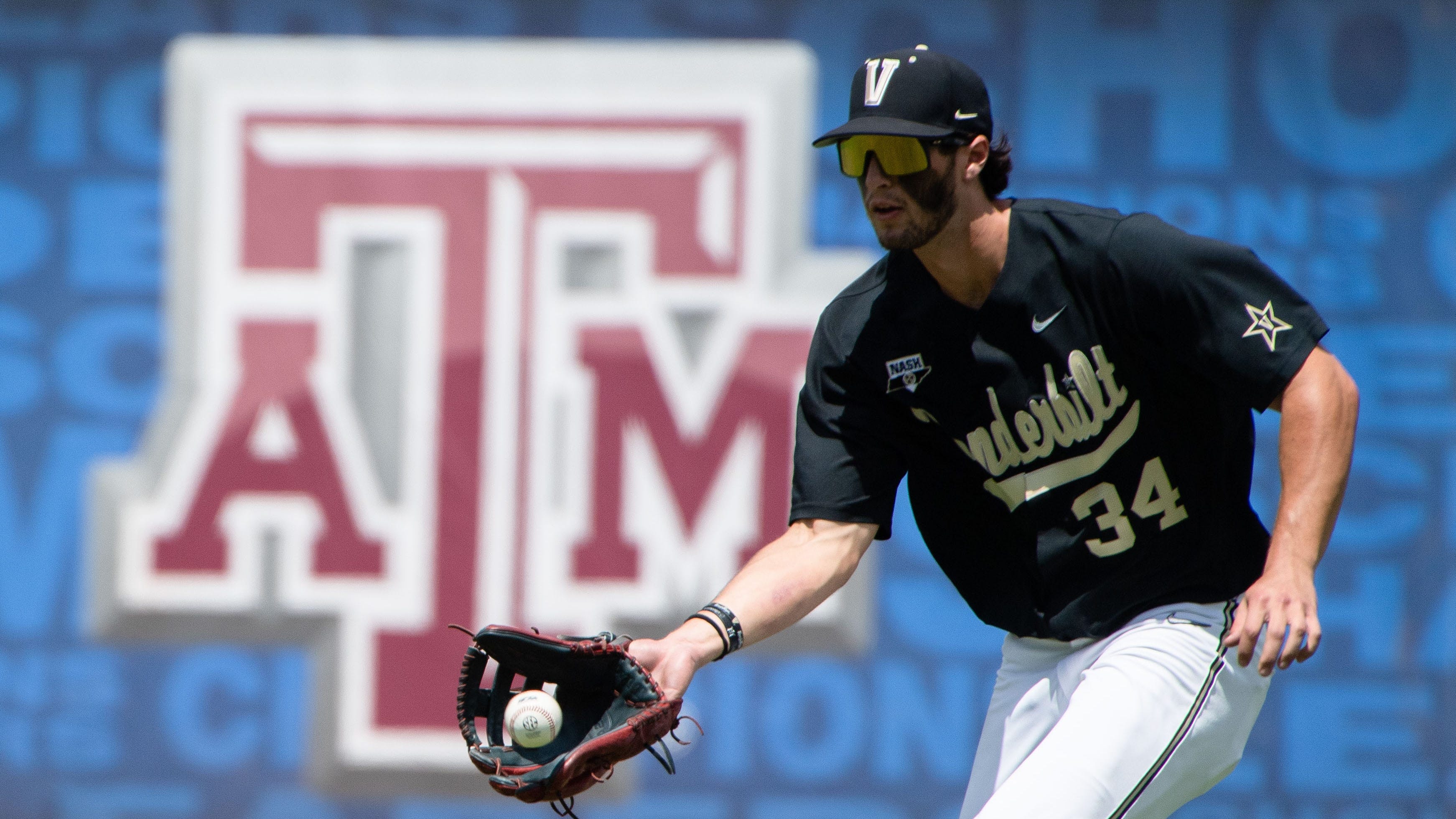 Yankees select Vanderbilt OF Spencer Jones with first-round pick in 2022 MLB Draft