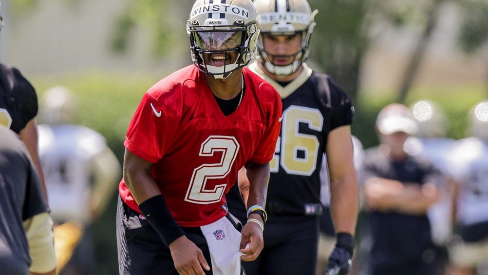 Watch: Saints QB Jameis Winston works out without knee brace