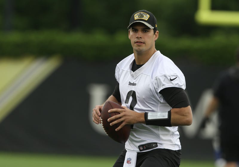 Mason Rudolph throwing in camp