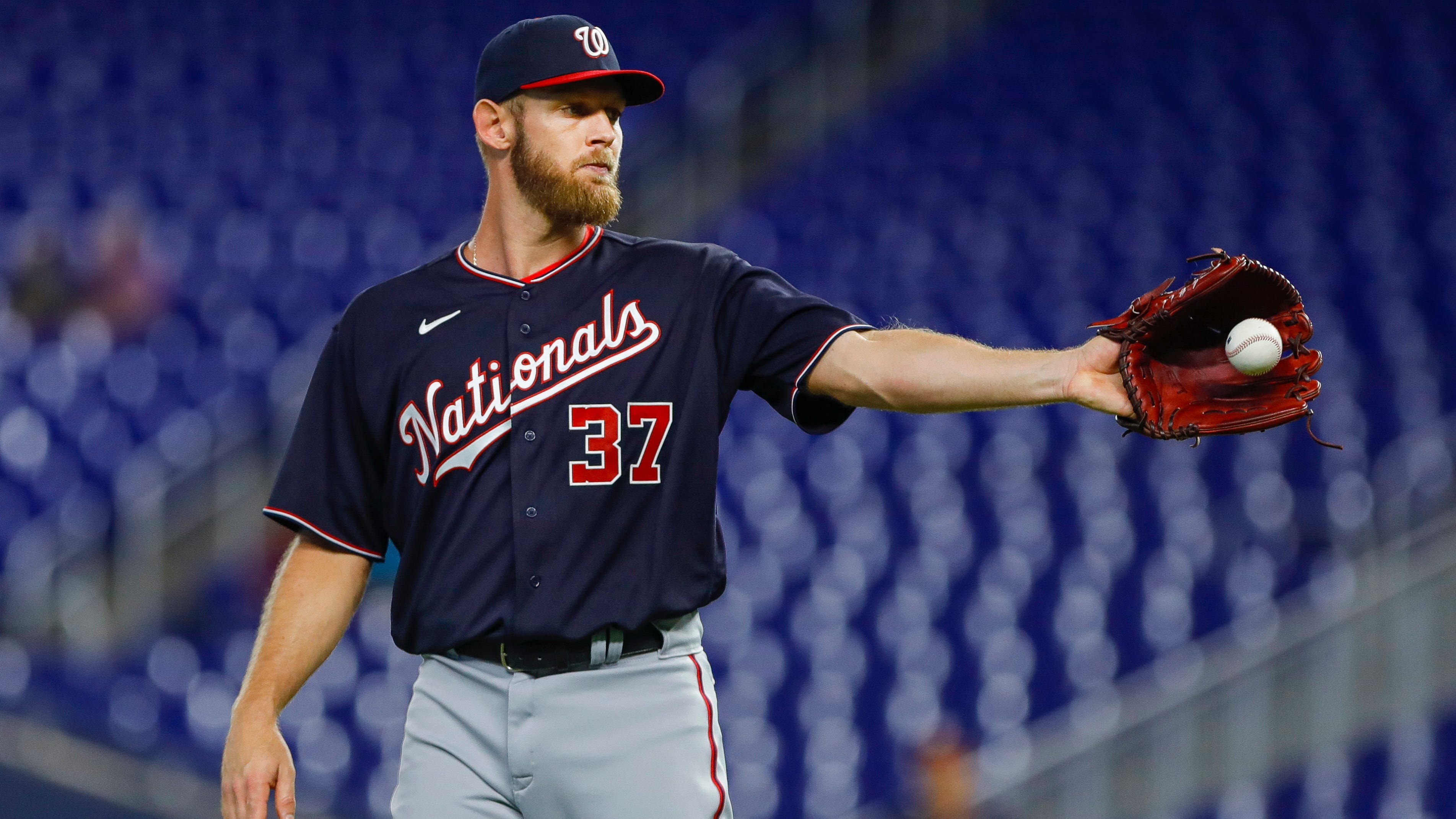 Stephen Strasburg headed back to IL after feeling discomfort in bullpen session