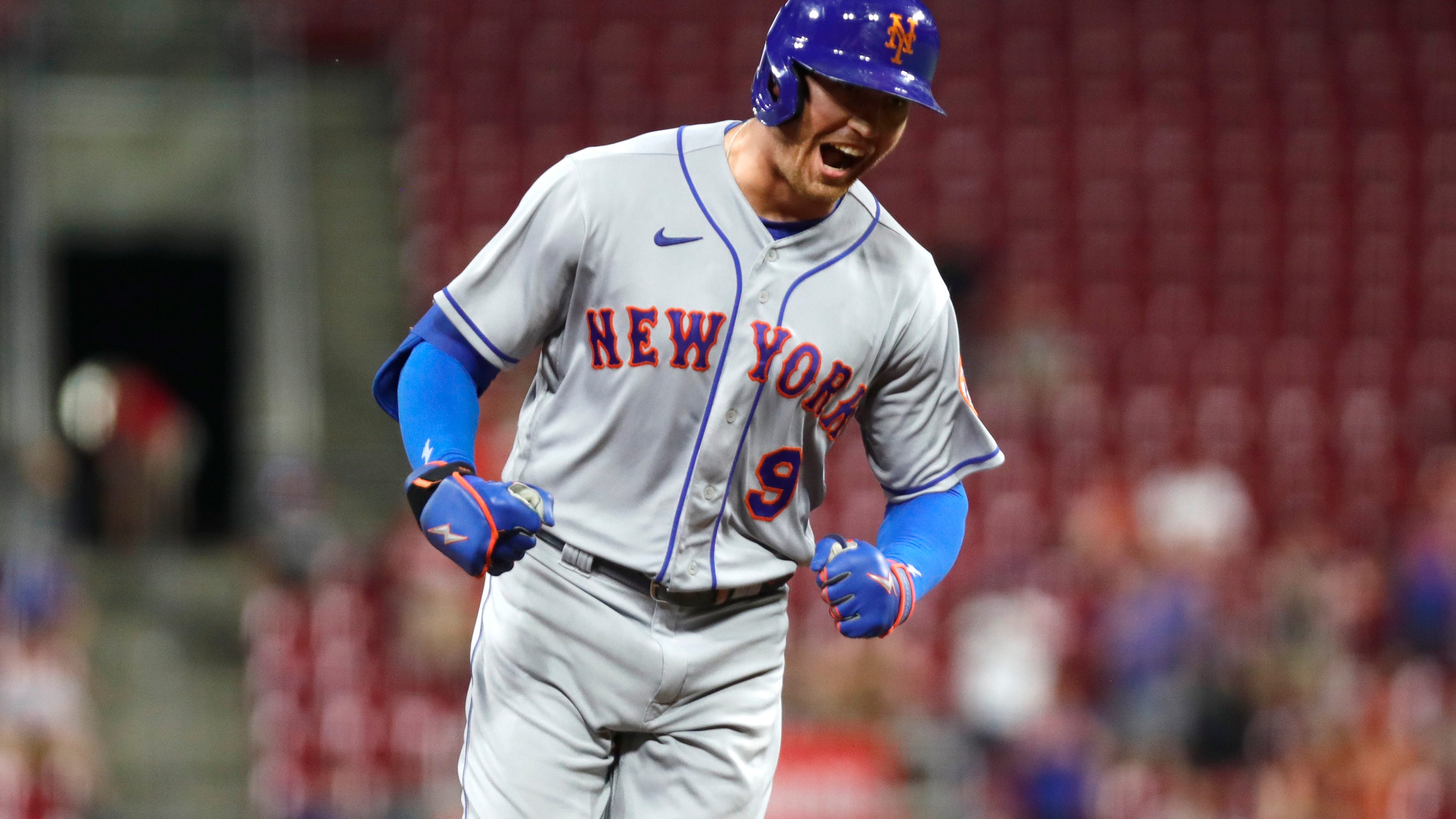 Mets show 'no quit in New York' mantra in comeback 8-3 win over Reds
