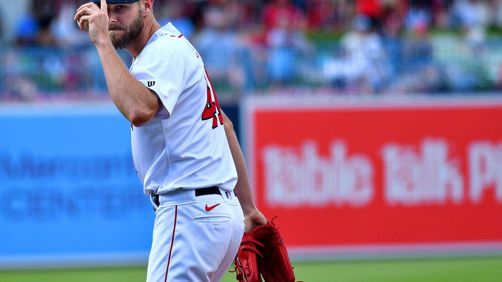 Watch: Chris Sale melts down, destroys TV after rough rehab start