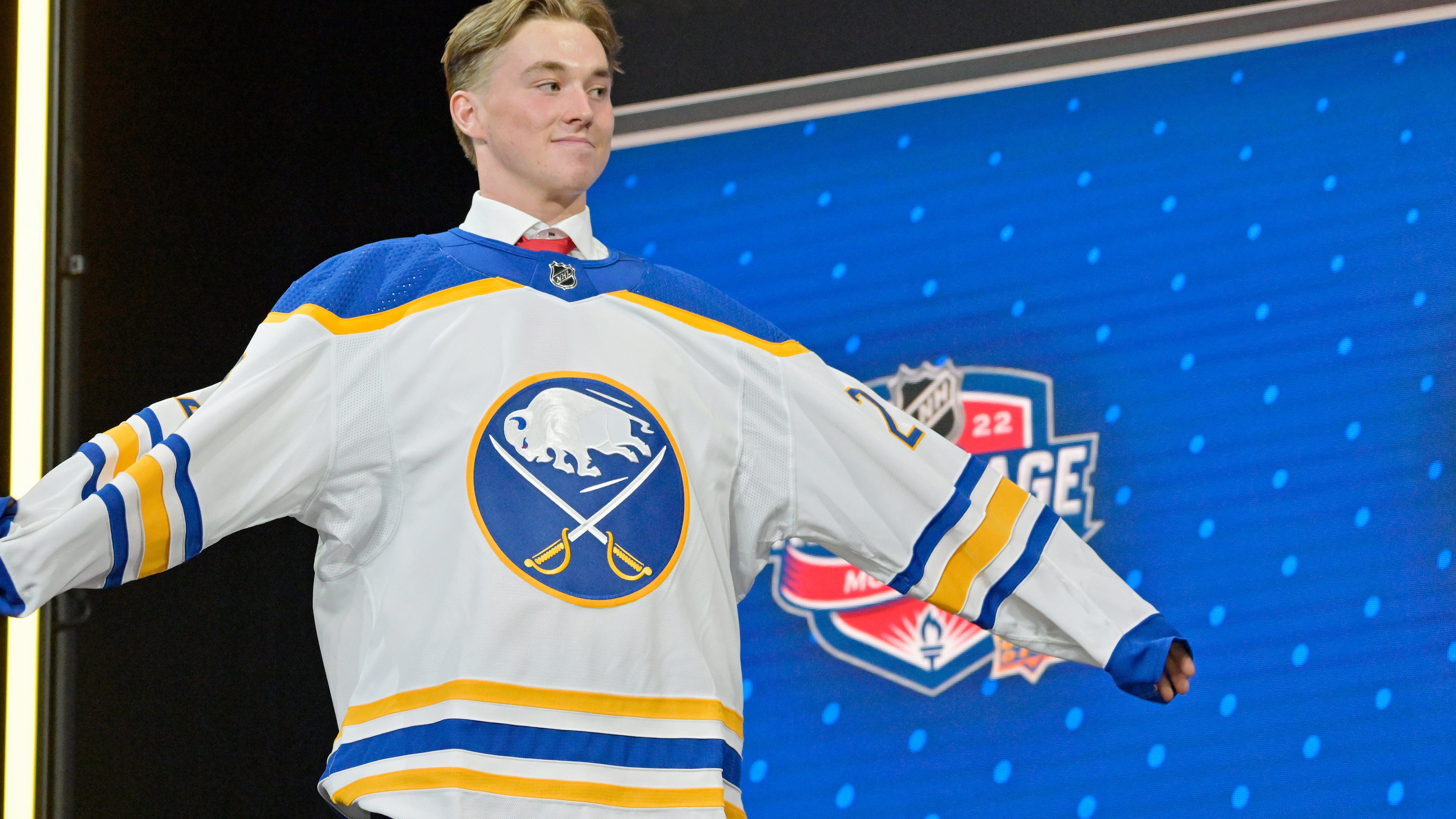 Sabres draft Noah Östlund 16th overall in 2022 NHL Draft