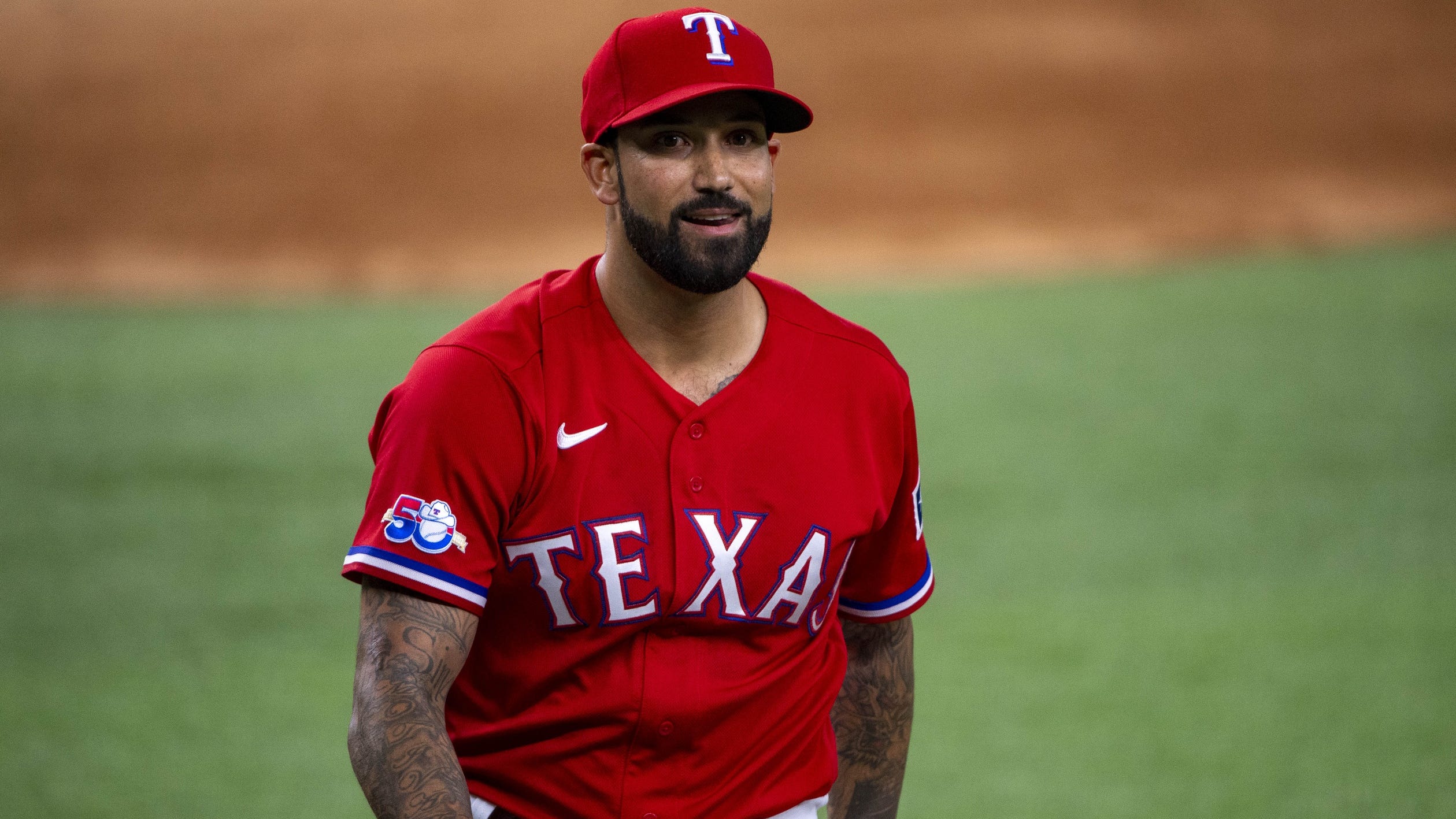 Rangers trade Matt Bush to Brewers for 2 players