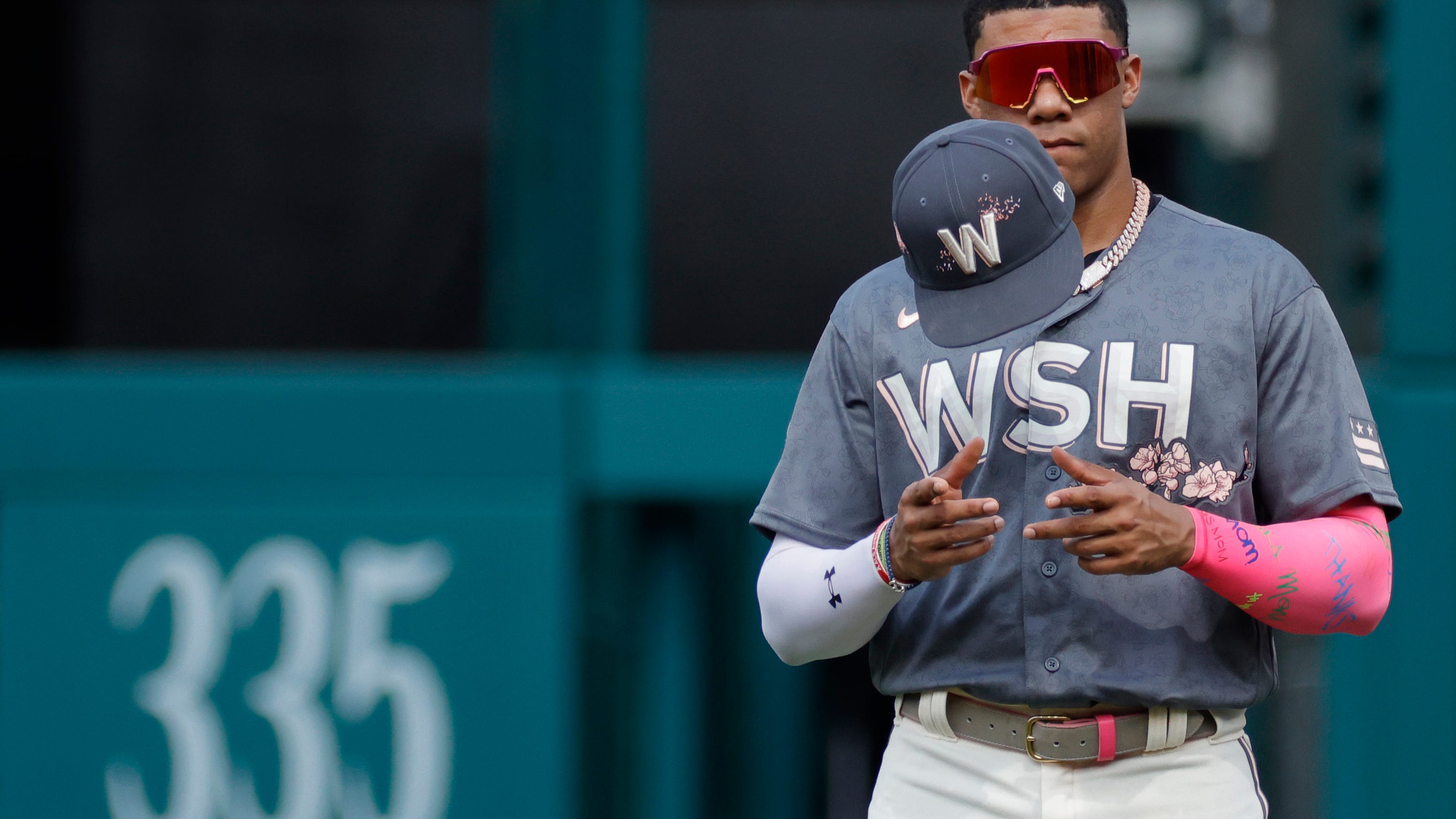 Carton & Roberts: Yankees have 'no excuse' not to try to acquire Juan Soto ASAP
