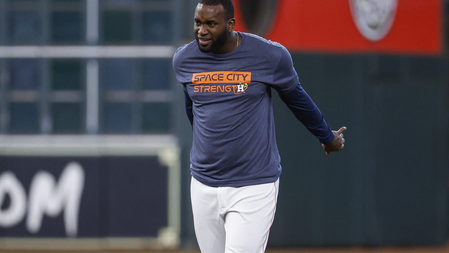 Astros activate Alvarez, place Pressly on Paternity List