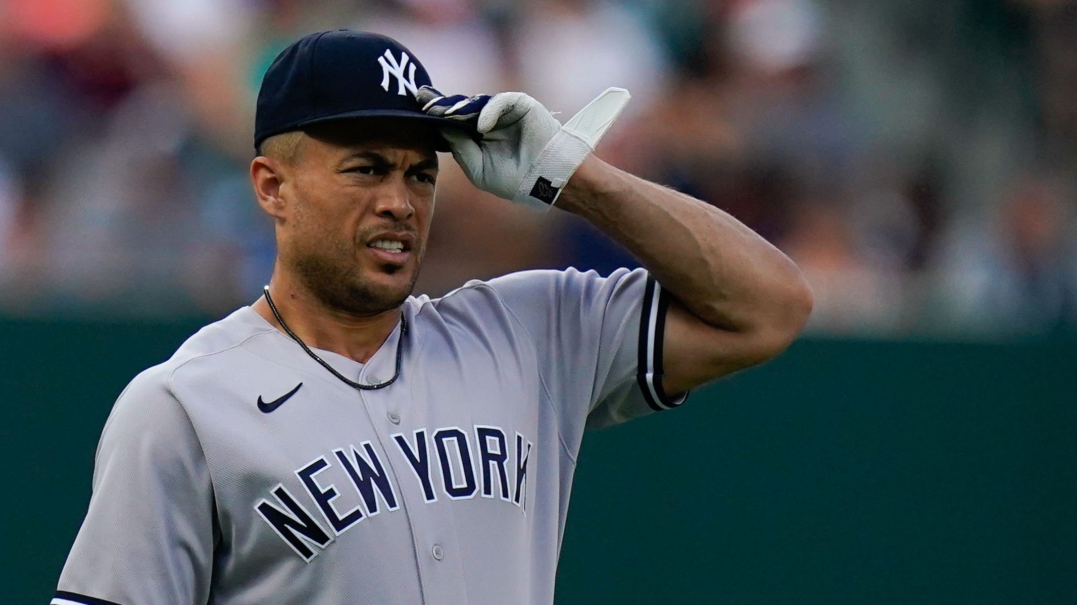 Yankees injury updates: LeMahieu has inflammation, Stanton taking BP Monday