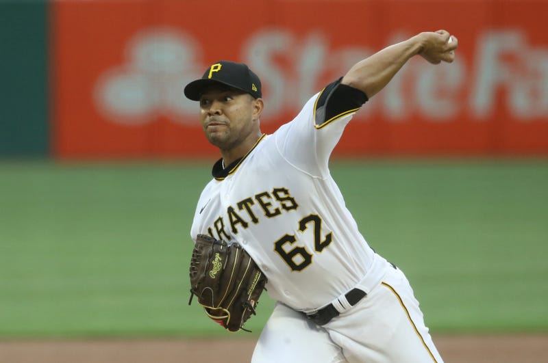 Jose Quintana pitching