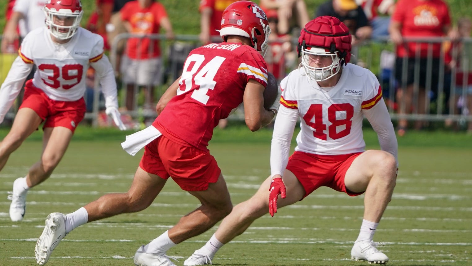 Saints sign depth linebacker amid mounting injuries; another OL heads to IR