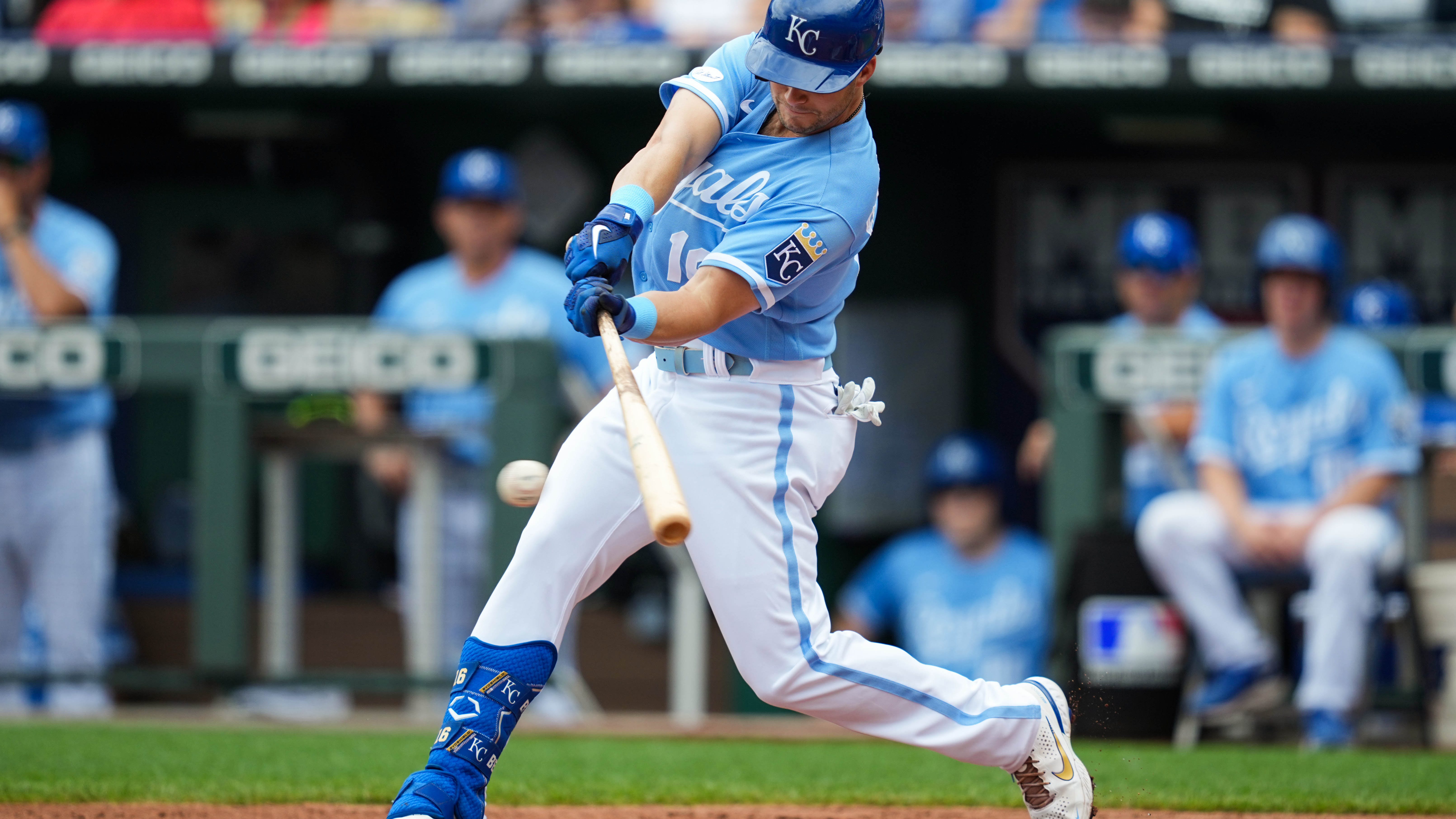 Yankees acquire Andrew Benintendi from Royals for three minor-league pitchers