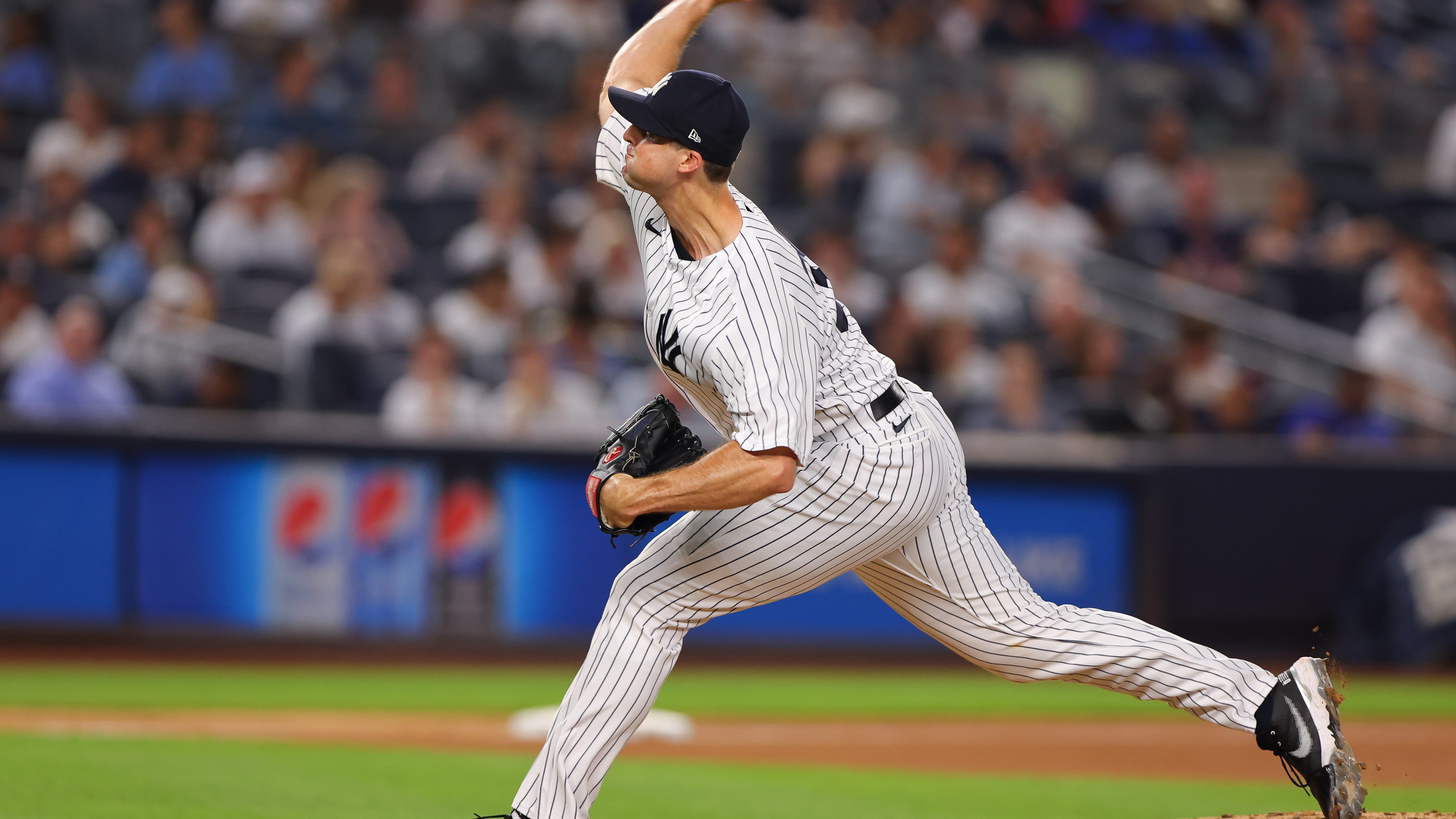 Murti: Holmes' return, Loaisiga's re-emergence coming at perfect time for Yankees bullpen