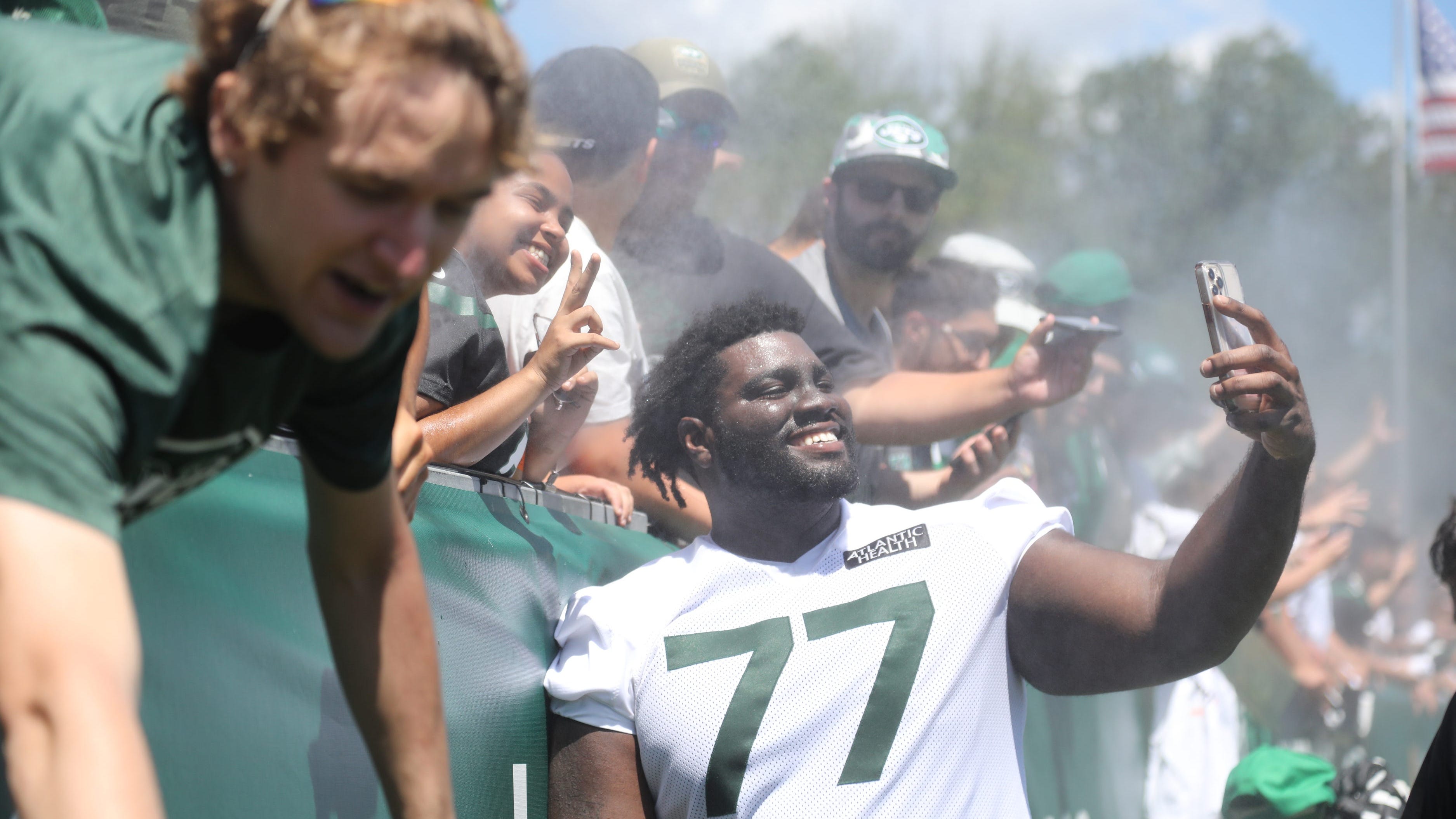 Mekhi Becton losing weight, attacking rehab, and chomping at the bit to return to Jets