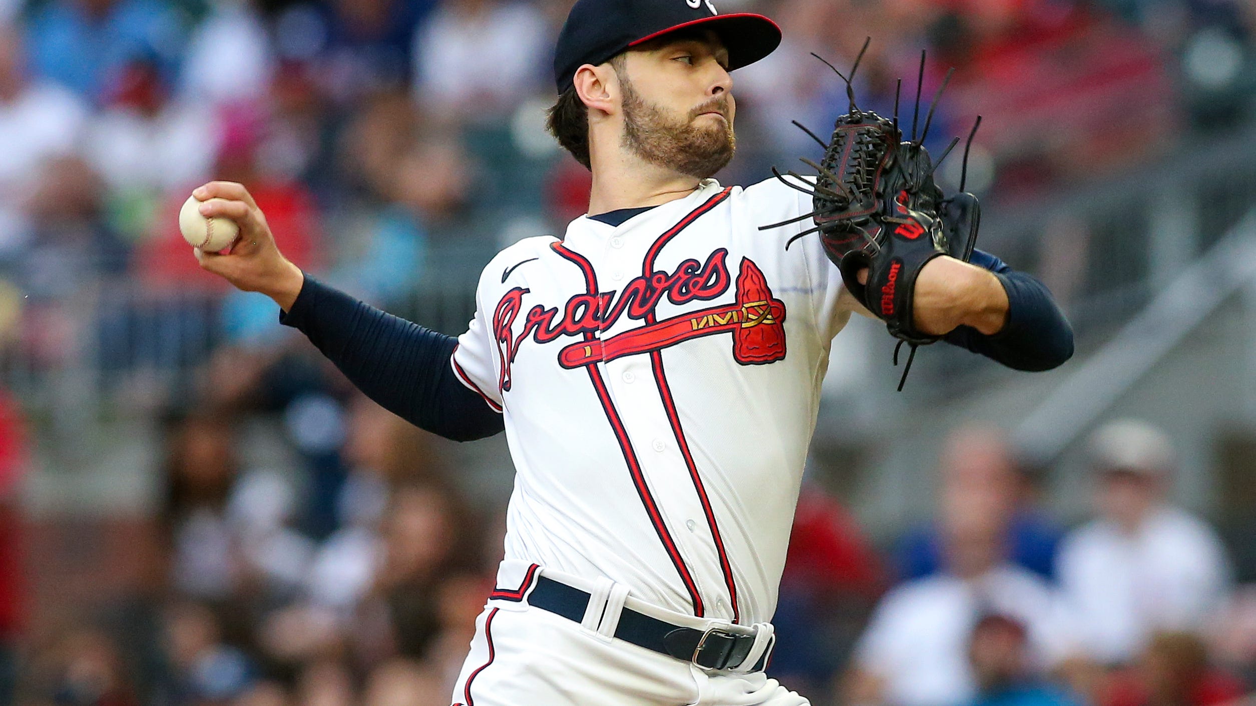 Who is the frontrunner for the Braves 5th spot in starting rotation in 2023?