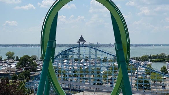 Cedar Point looking to hire 7,000 people for upcoming season, paying $14 to $17 an hour