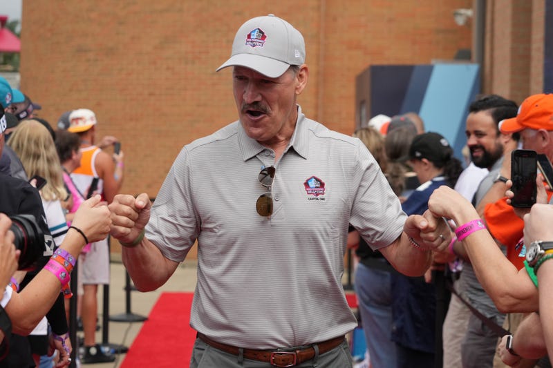  Bill Cowher arrives on the red carpet during the Pro Football Hall of Fame Class of 2022