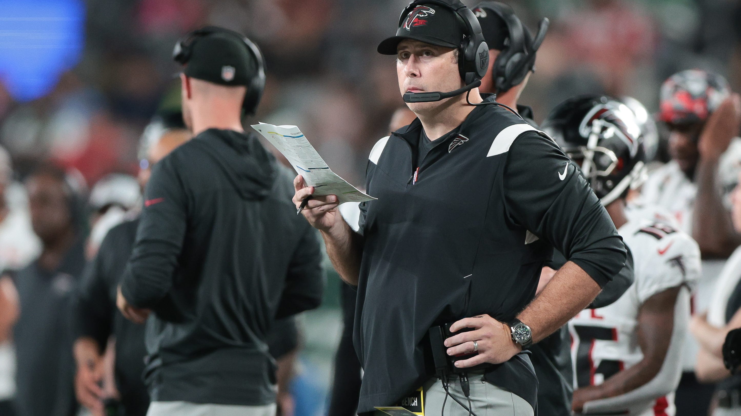 Why the Falcons are at the "yellow light" of its season ahead of the NFL's trade deadline