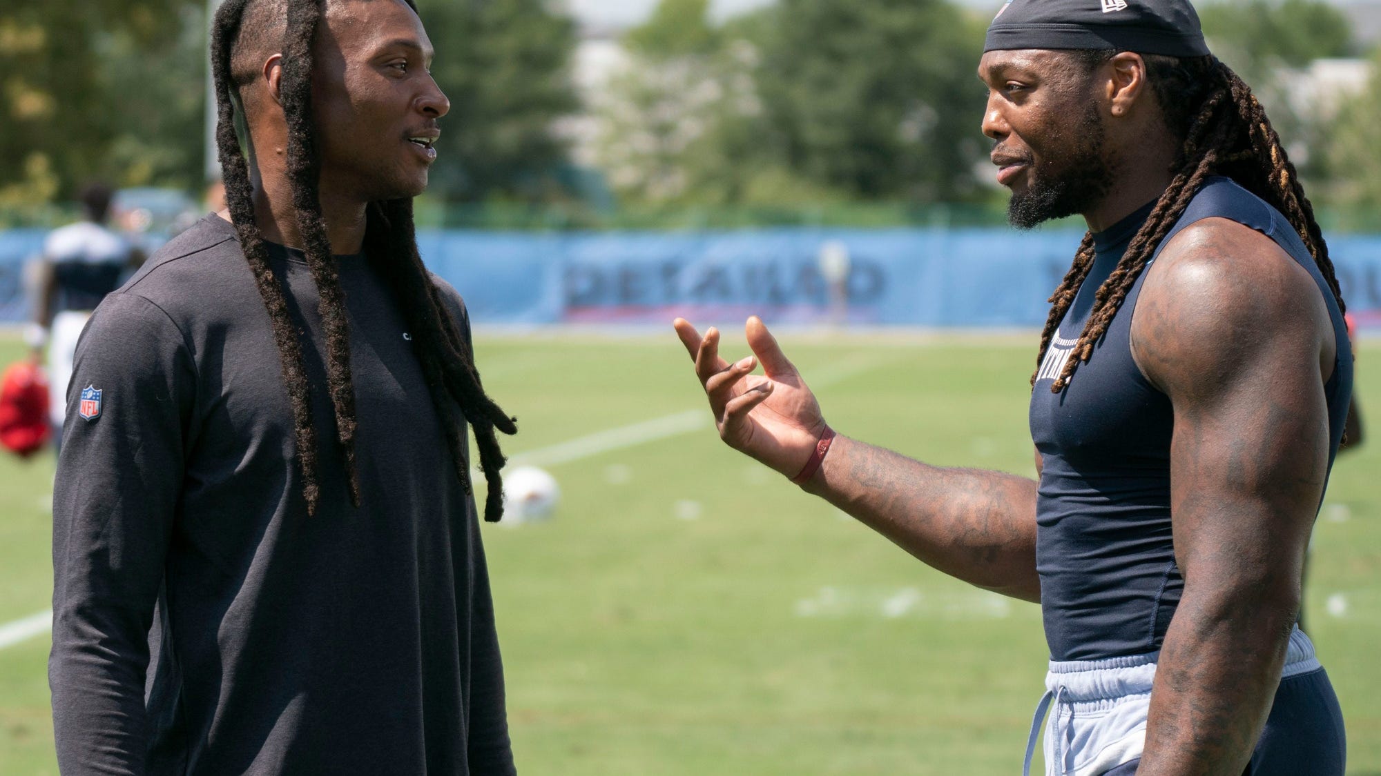 DeAndre Hopkins to sign with Titans for two years, $26 million with incentives