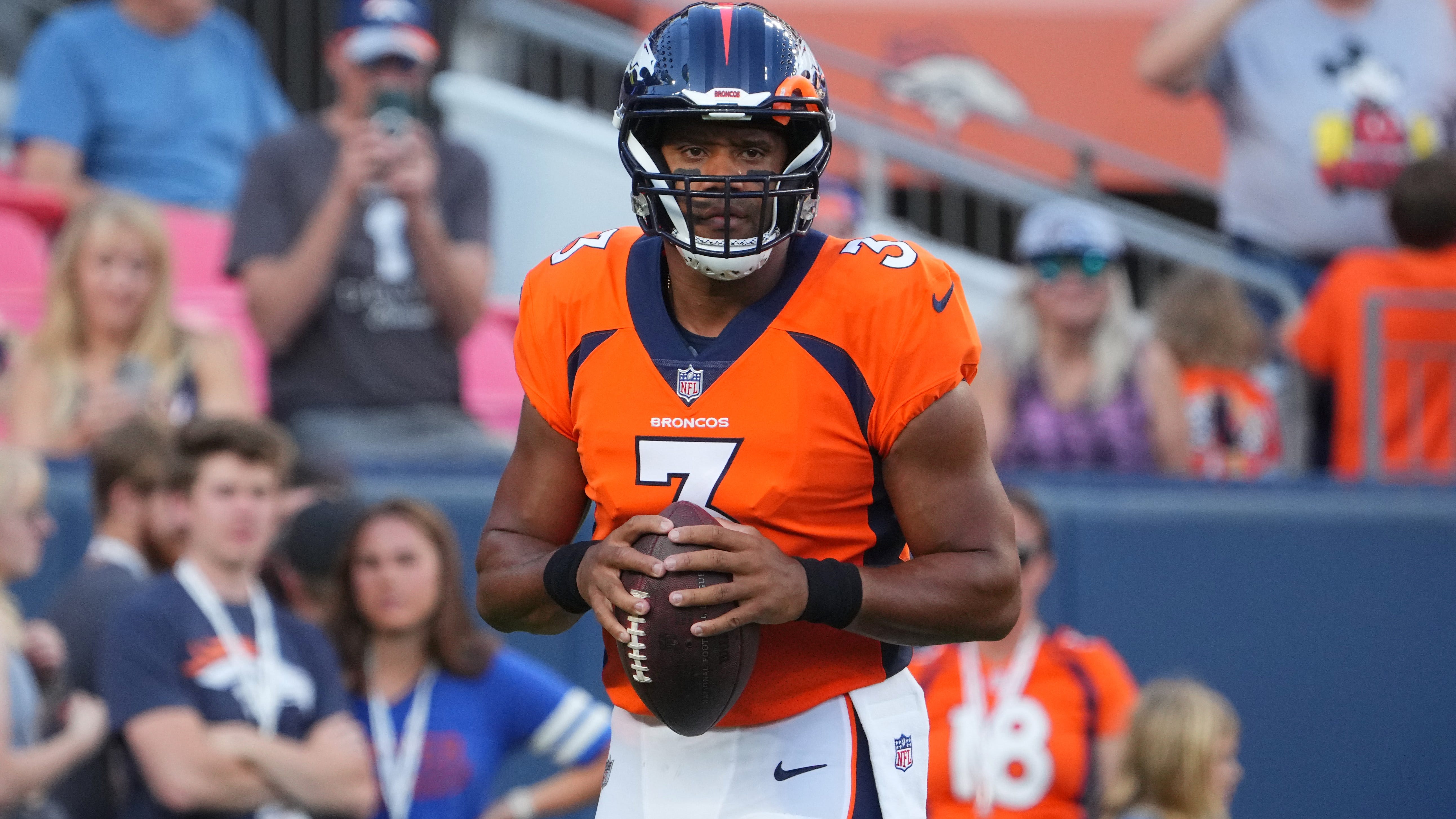 Broncos, Russell Wilson agree on massive five-year contract extension