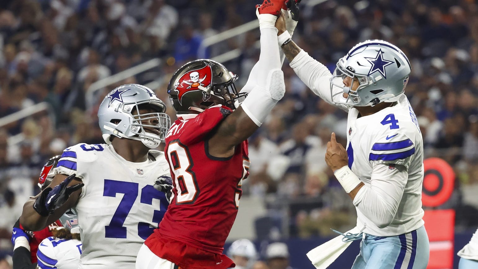 Deflated Jerry Jones speaks on loss of Cowboys QB Dak Prescott, Cooper Rush stepping up