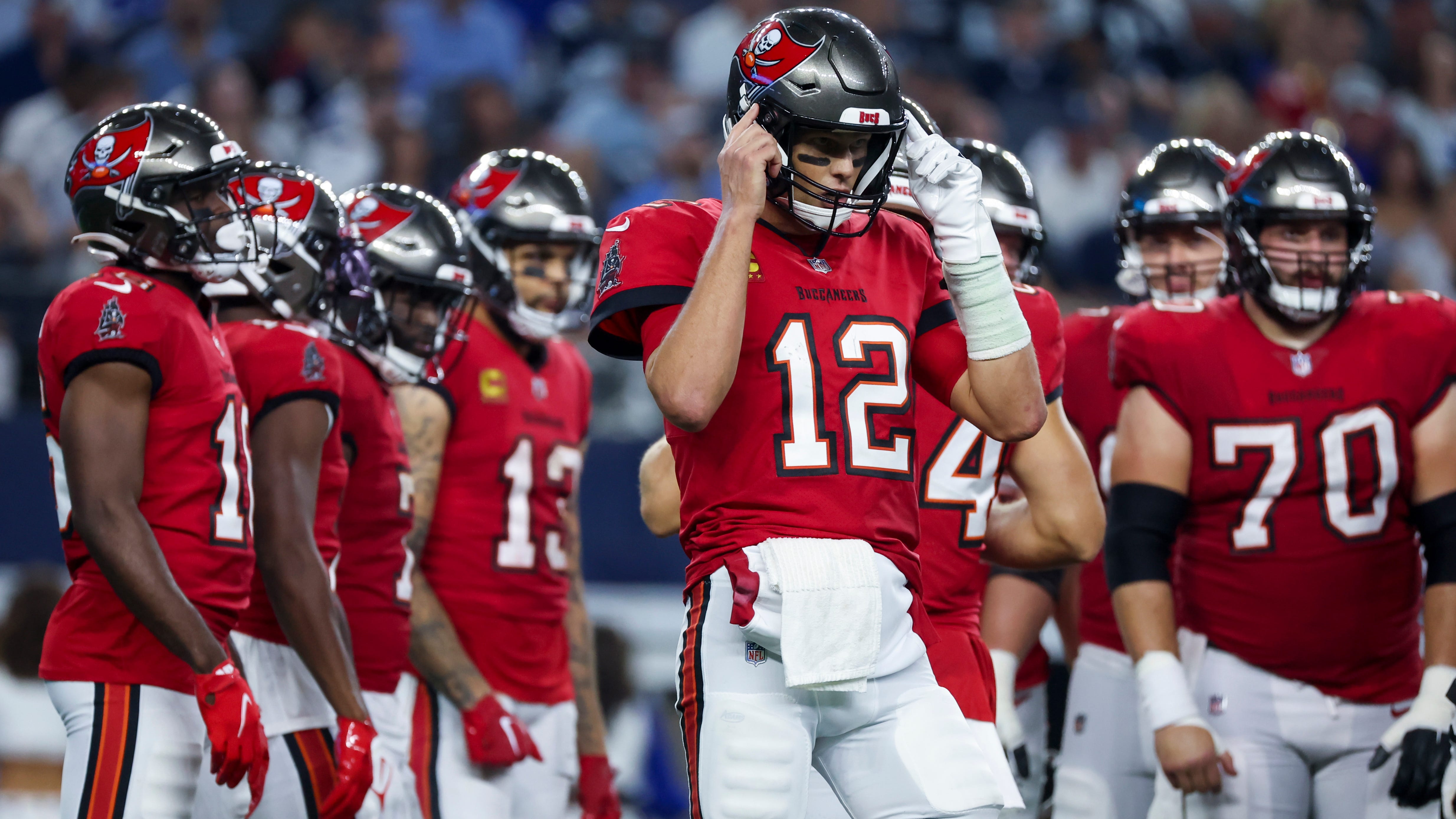 Jerry Jones says Cowboys can't focus too much on Tom Brady vs. Bucs