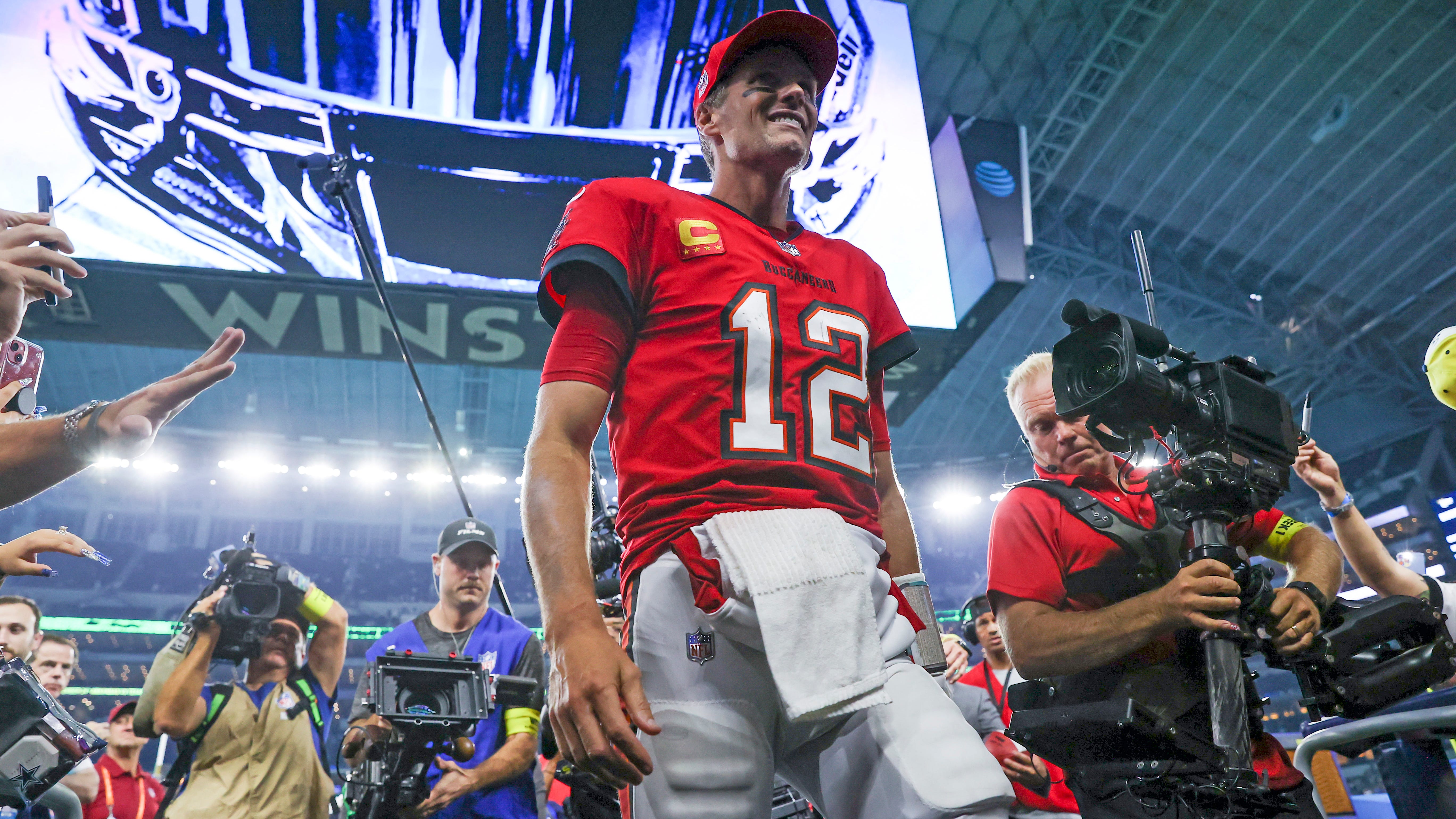 Cowboys vs. Bucs playoff game lands on Monday Night Football