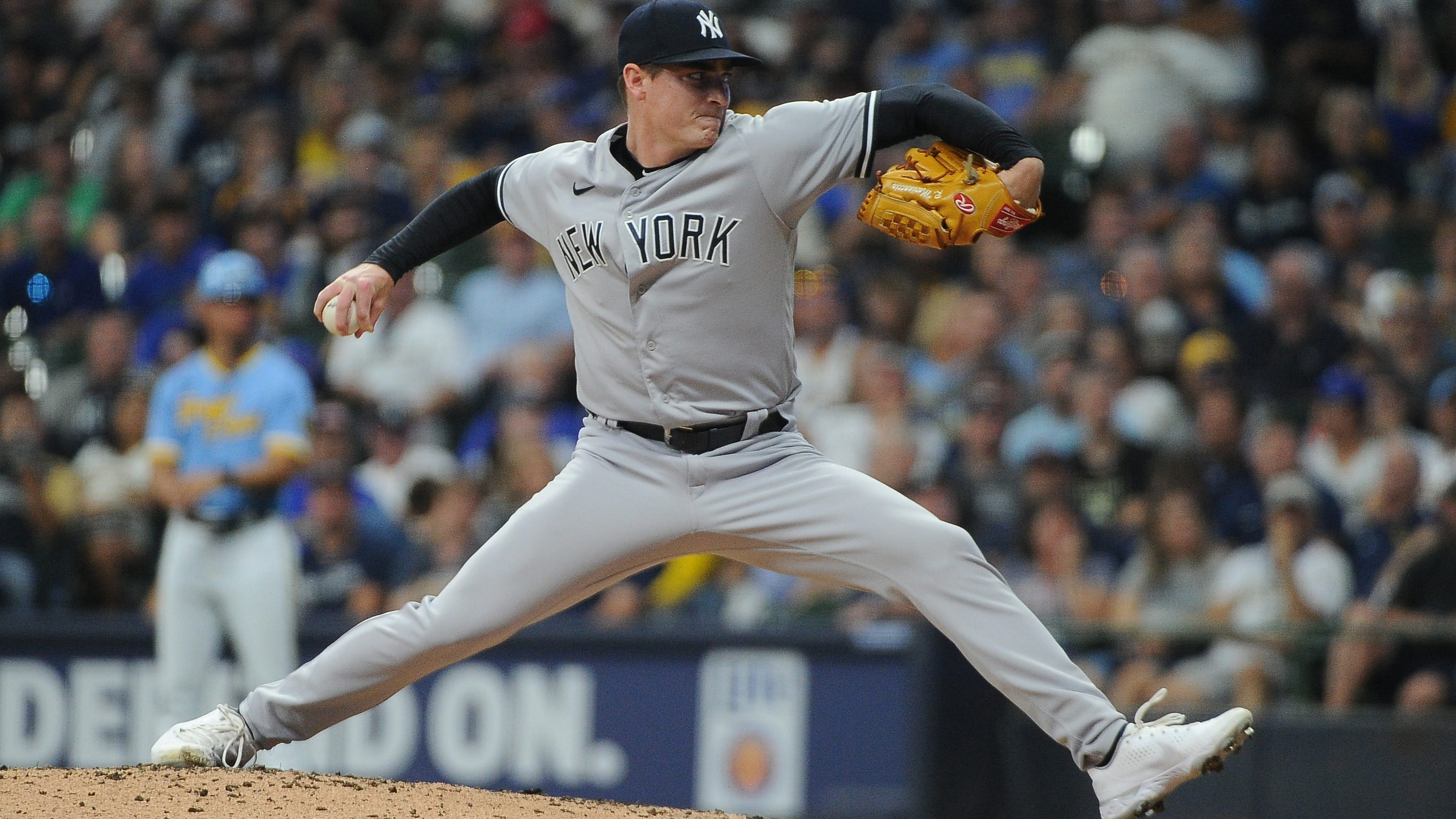 Ron Marinaccio has right shin soreness, hopes to join Yankees in Texas after tests Monday
