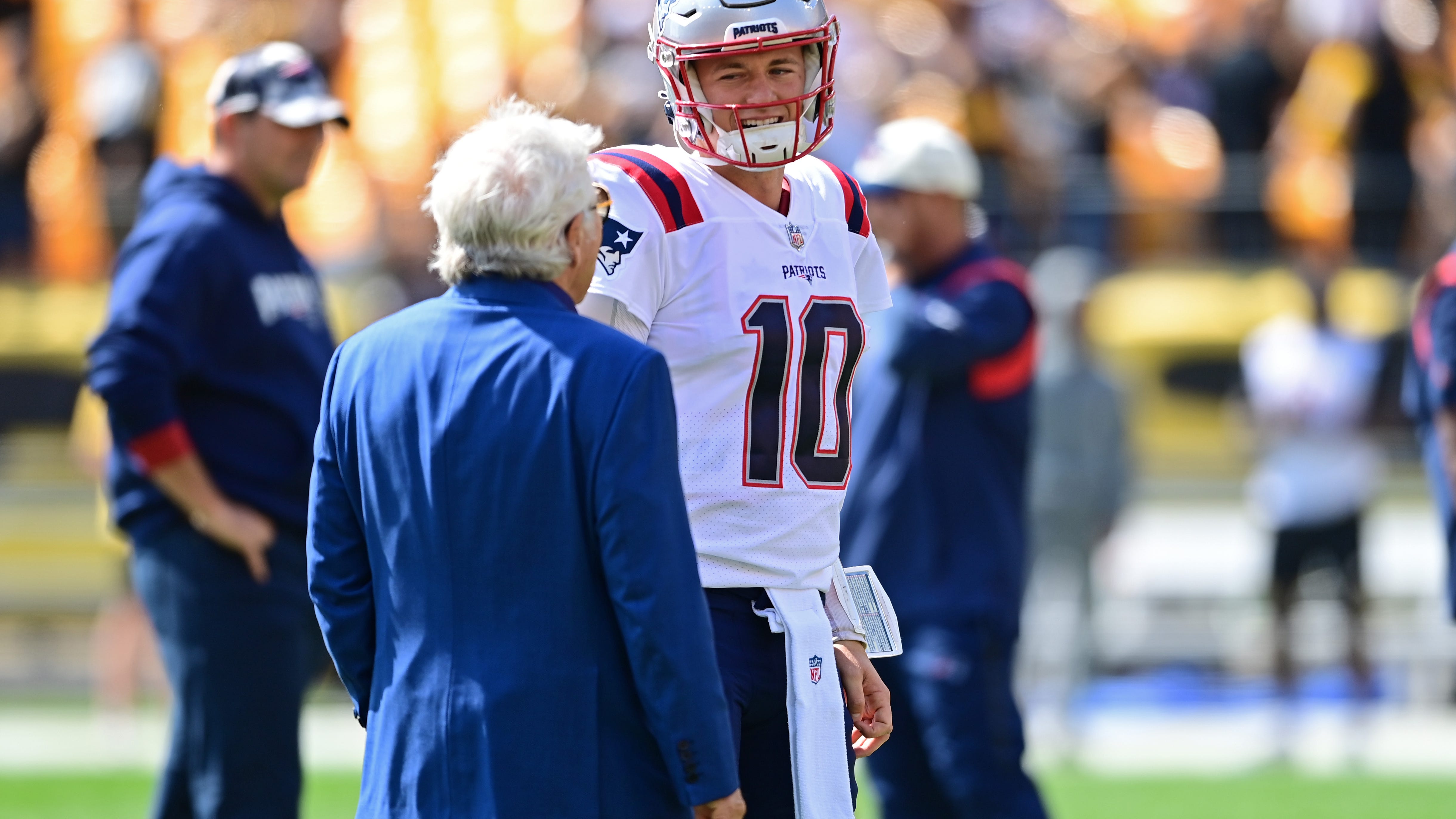 Curran on Mac Jones trade rumors: “Over Robert Kraft’s dead body”