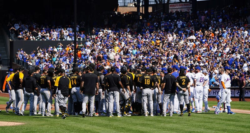 New York City, New York, USA; Both benches clear and come out on the field after New York Mets first baseman Pete Alonzo (20) gets hit by a pitch against the Pittsburgh Pirates