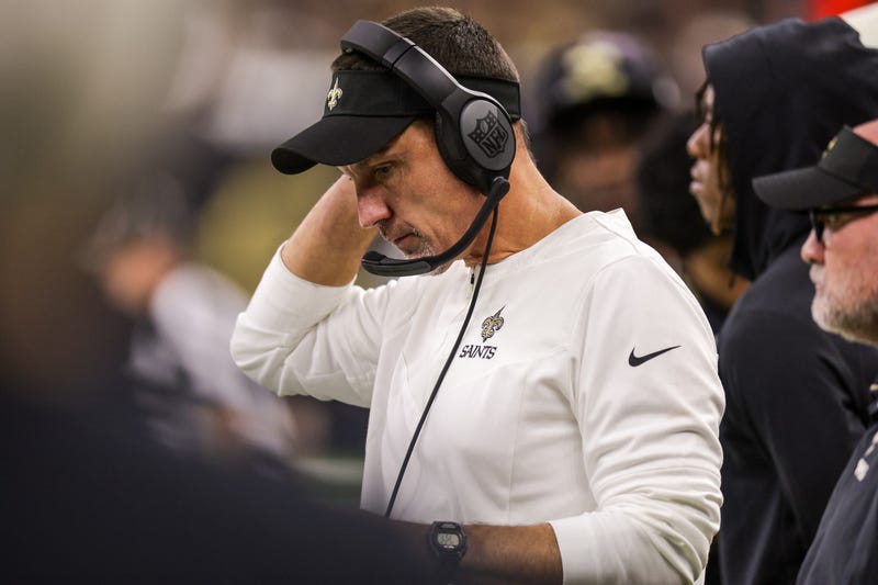 Saints coach Dennis Allen