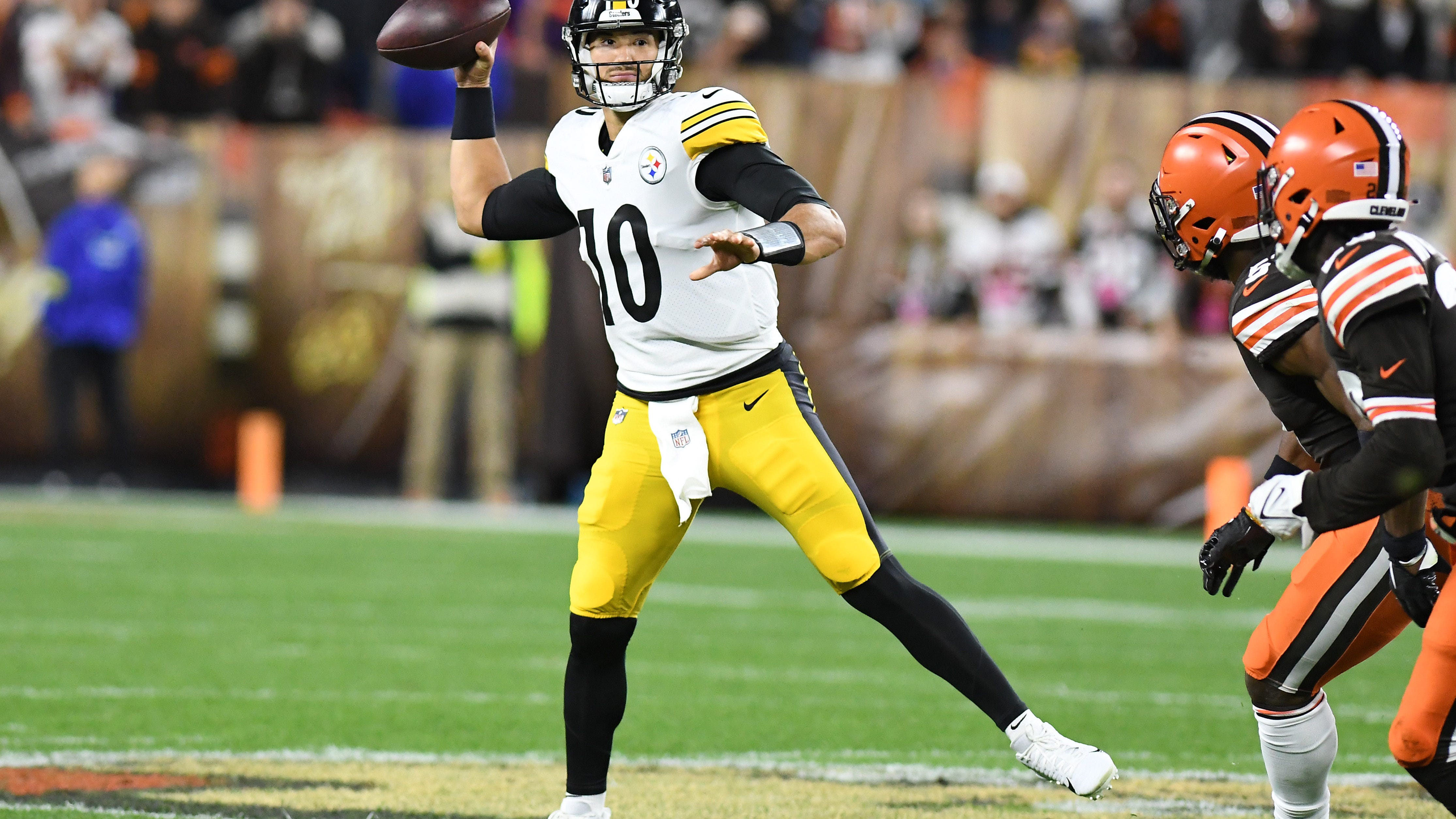 NFL fans, journalists have seen enough of Mitch Trubisky after dud on TNF