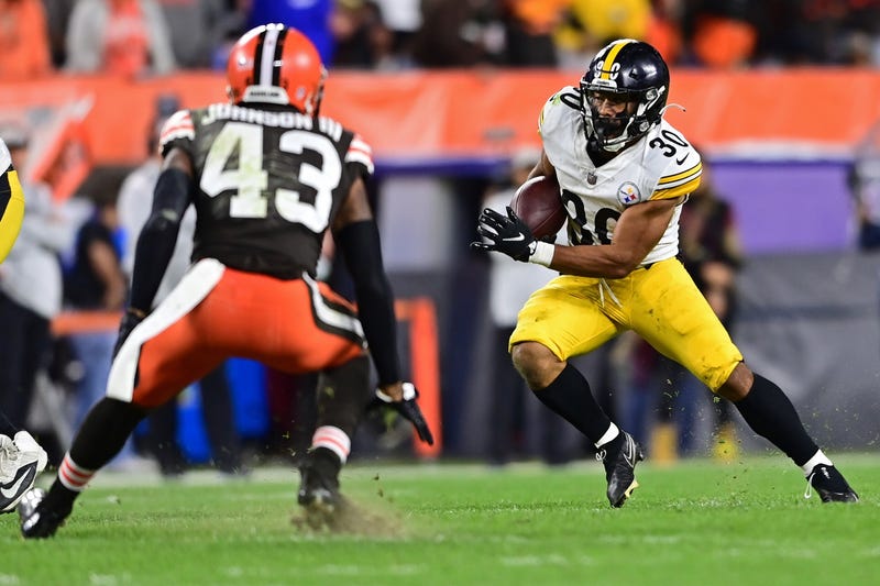 Jaylen Warren rushing v Cleveland
