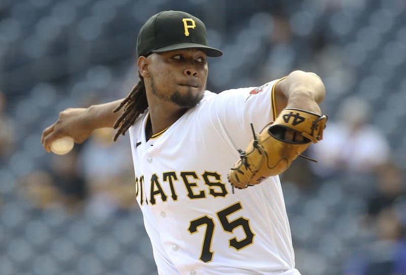 Luis Ortiz pitching