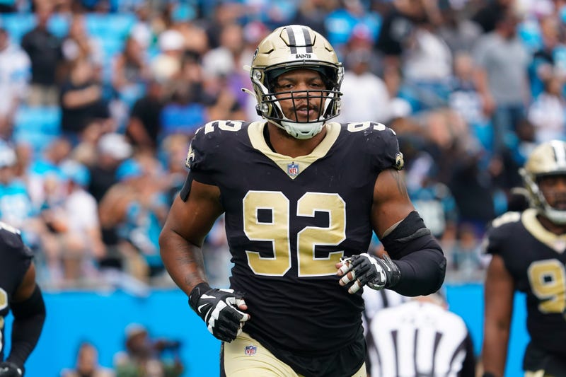 Saints DE Marcus Davenport (92)